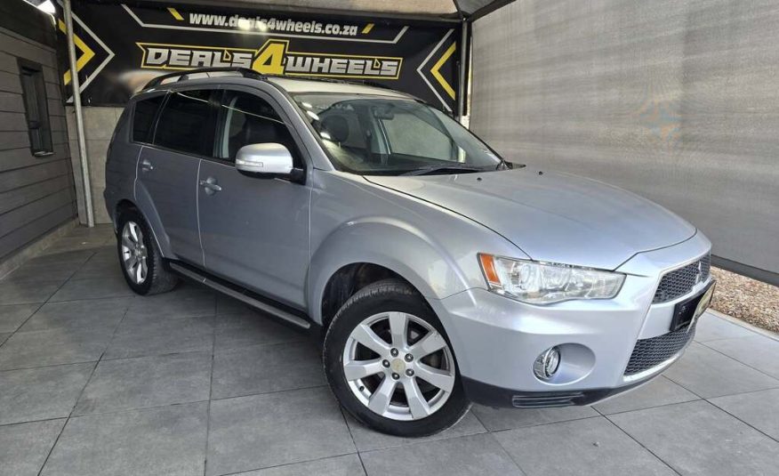 MITSUBISHI OUTLANDER