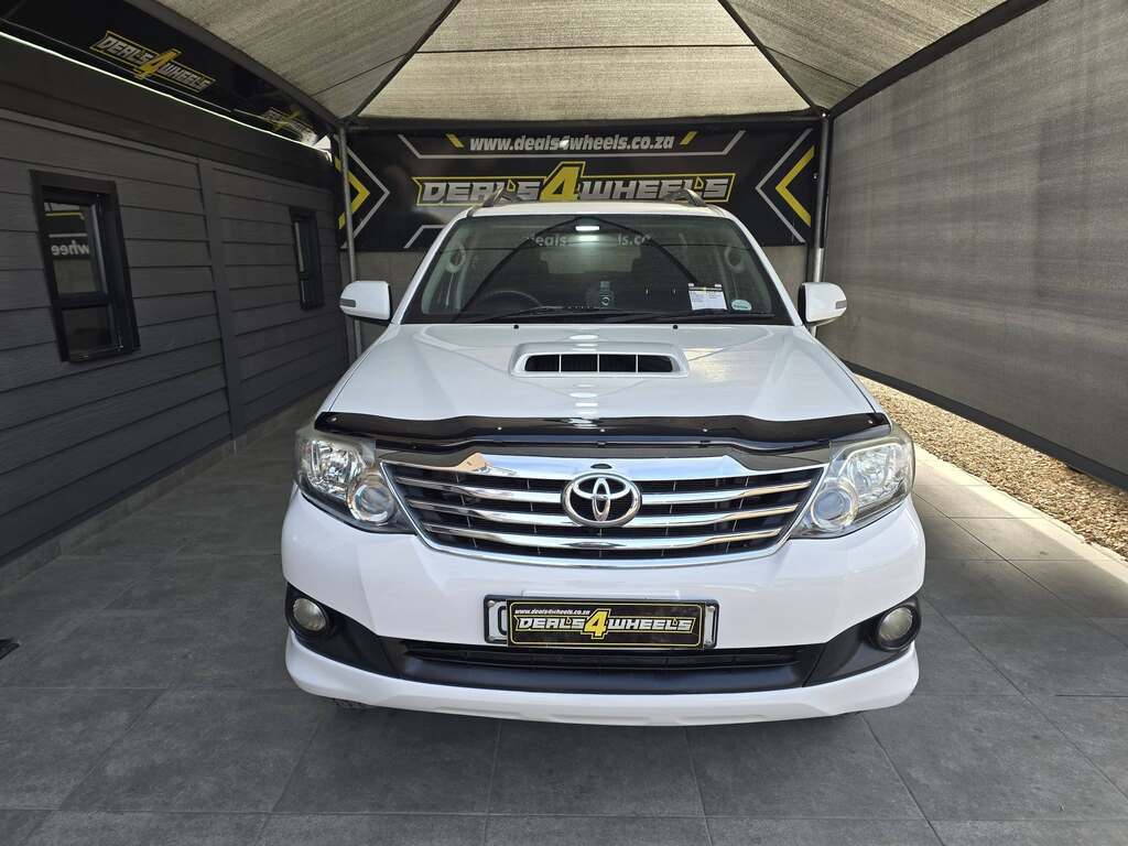 2014 TOYOTA FORTUNER 2.5D-4D RB A/T