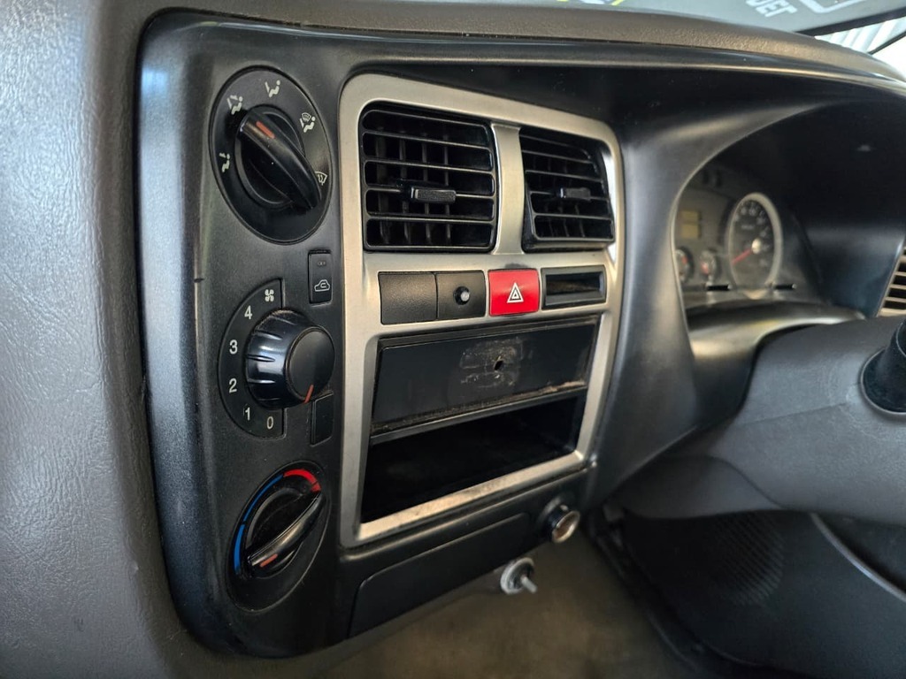 2014 HYUNDAI H100 2.6D F/C D/S