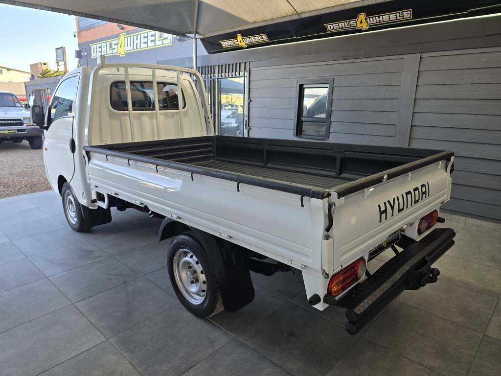 2012 HYUNDAI H100 2.5 TCi  A/C F/C D/S