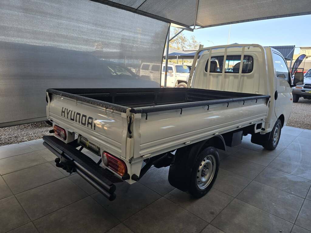 2012 HYUNDAI H100 2.5 TCi  A/C F/C D/S