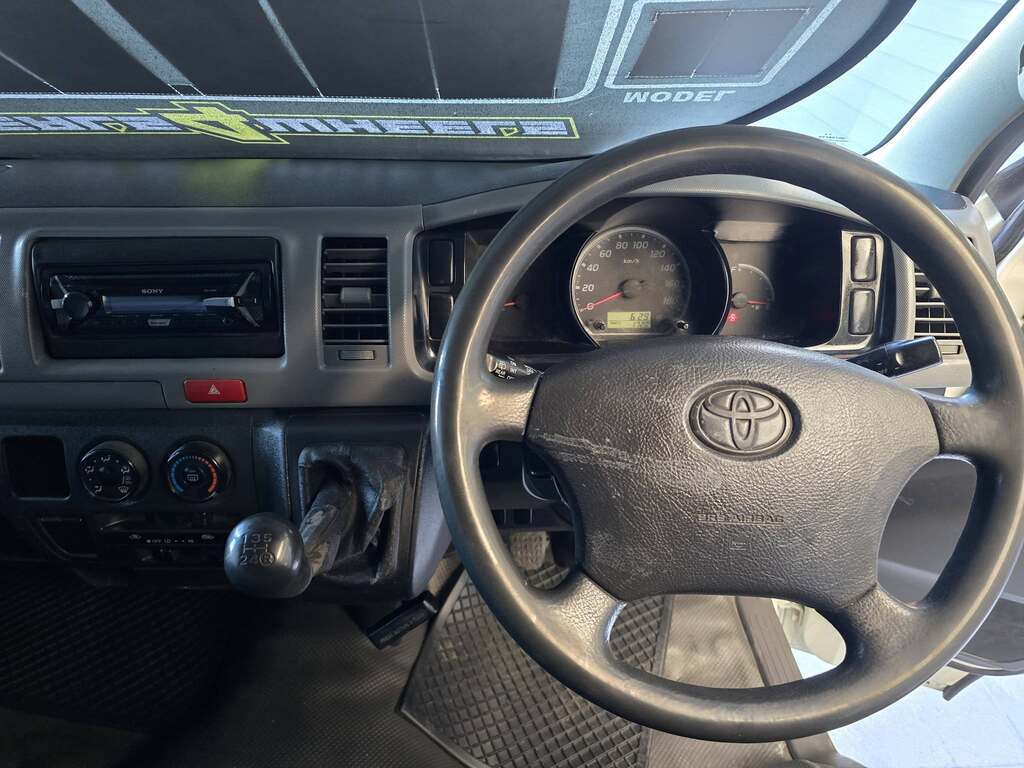 2007 TOYOTA QUANTUM 2.7 F/C P/V