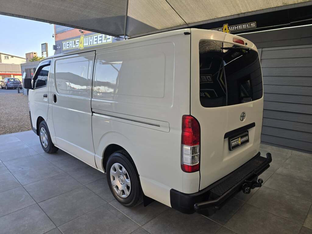 2007 TOYOTA QUANTUM 2.7 F/C P/V