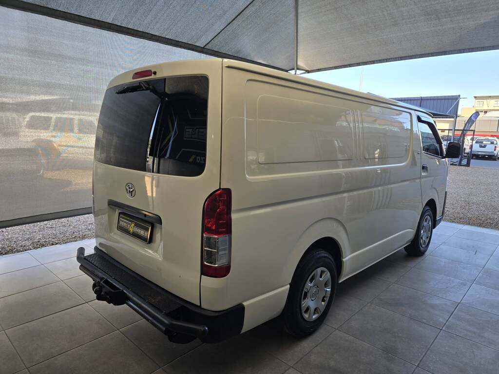 2007 TOYOTA QUANTUM 2.7 F/C P/V
