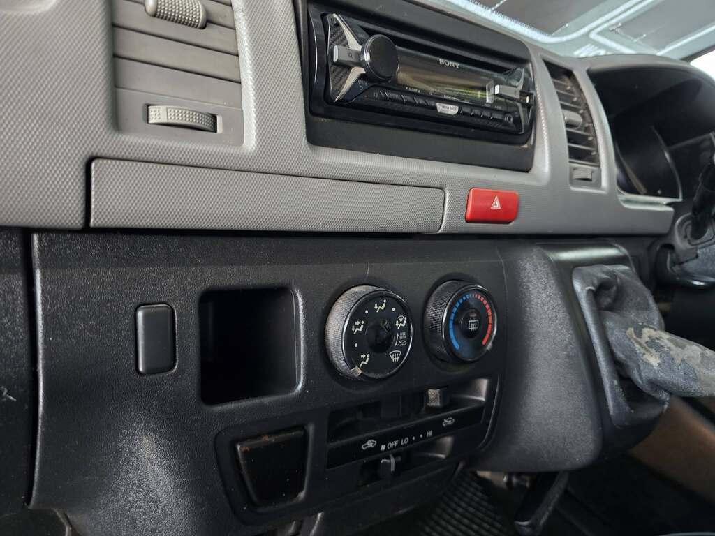 2007 TOYOTA QUANTUM 2.7 F/C P/V