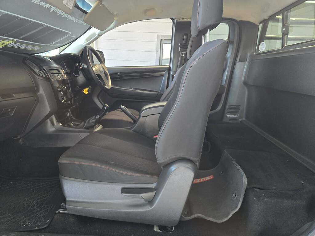 2018 ISUZU KB 250D-TEQ HO HI RIDER P/U E/CAB